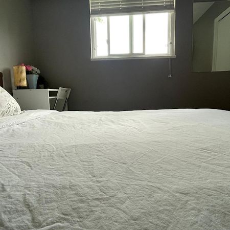Private Room With Queen Bed In Richmond 202 Kültér fotó